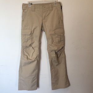 Under Armour Khaki pants